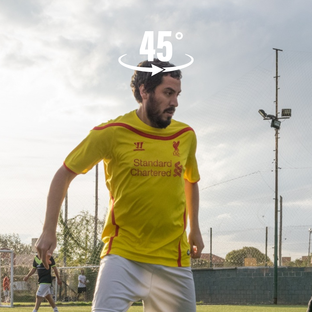 Image shows a footballer with neck mobility